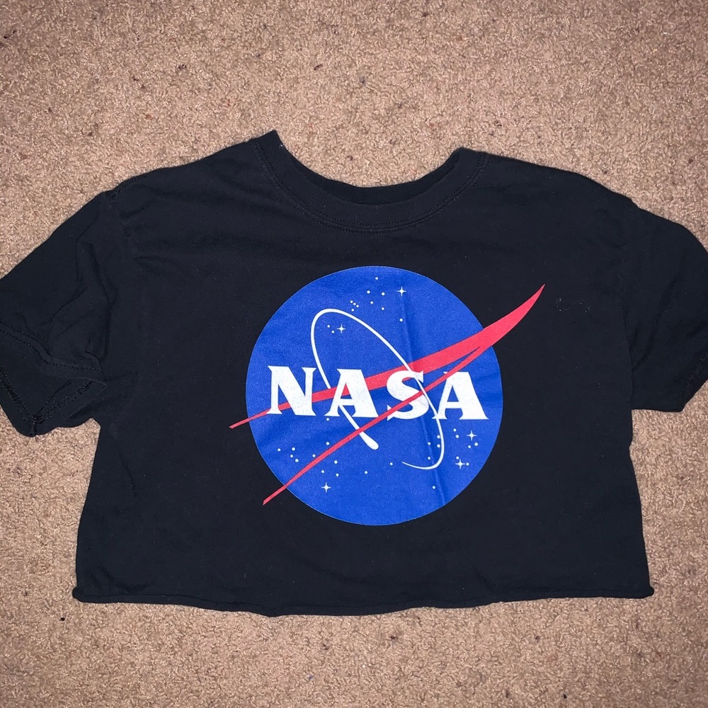 NASA Black Cropped Tee Forever21